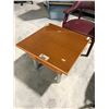 Image 1 : MAPLE 2' X 2' GLASS TOP COFFEE TABLE