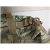 Image 3 : Gonex Camouflage Duffle Bag & Green Carry Case