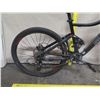 Image 2 : Wake Suprix 106 Black Hybrid Bike w/ Maxxis Tires
