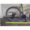 Image 2 : TREK Verve 3 Silver Hybrid Bike