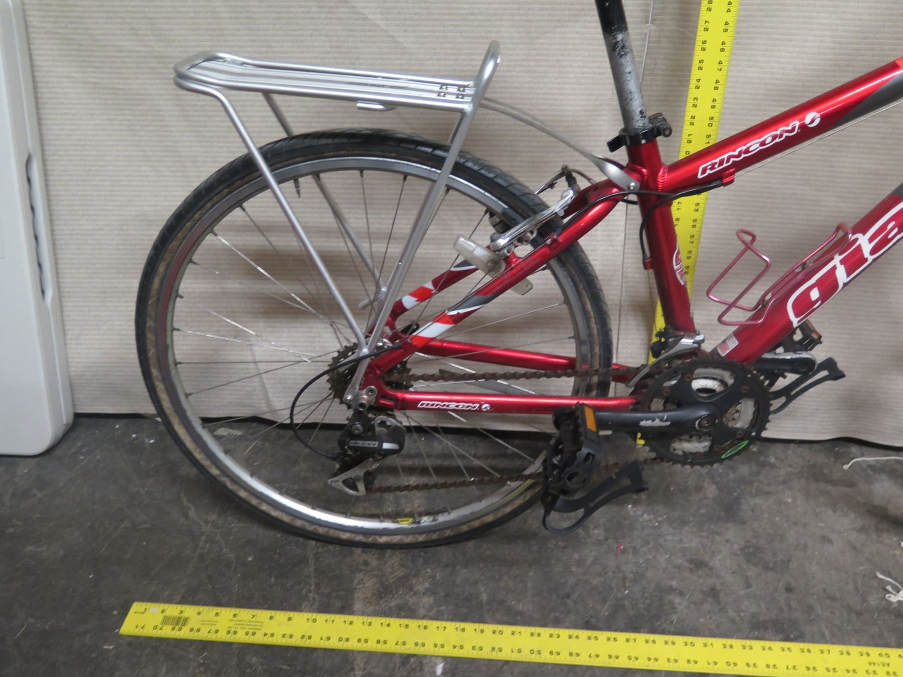 Giant Rincon Red Hybrid Bike w/ Rear Eco Rack - Oahu Auctions