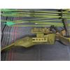 Image 8 : Black Bear Archery Bow & Arrow Set in Case 57"L