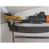 Image 2 : Fiskars Pole Tree Pruner & Aftershock Speed A57 Aluminum Pole Spear