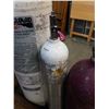 Image 2 : OXYGEN AND OTHER TANKS