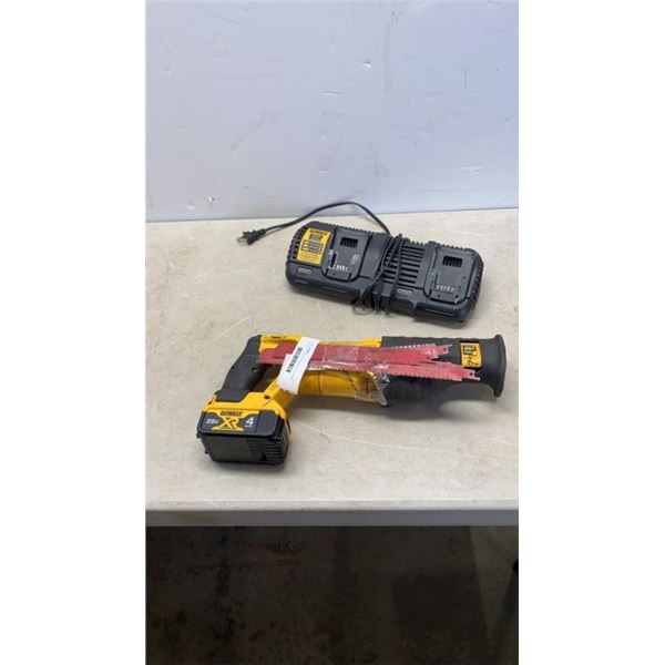 DEWALT CORDLESS 20V RECIPROCATING SAW WITH ONE BATTERY AND DOUBLE BATTERY CHARGER