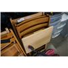 Image 2 : 6 FOLDING WOOD CHAIRS AND FOLDING WOOD TV TRAY