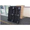 Image 1 : 4 PLASTIC 4 WAY PALLETS