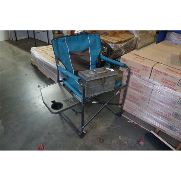 METAL CASE AND FOLDING CHAIR WITH TRAY