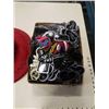 Image 2 : 200 NEW HAIR TIES AND 2 NEW COWBOY HATS