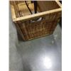 Image 2 : WICKER HAMPER AND GLASS SHADE TABLE LAMP