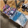 Image 1 : 5 NEW 59"X51" WALL TAPESTRIES RETAIL $19 EACH
