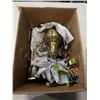 Image 1 : BOX OF BRASS COLLECTIBLES