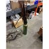 Image 2 : GLASS VASE WITH DECORATIVE LEAFS AND 2 PIECES METAL WALL ART