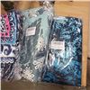 Image 2 : 5 NEW 59"X51" WALL TAPESTRIES RETAIL $19 EACH