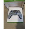 Image 2 : Xbox One Controller Gears 5 LE - Gears 5 Limited Edition Edition Retail $202.19