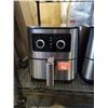 Image 2 : Insignia stainless 4.8l air fryer - tested working