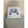 Image 2 : Xbox Wireless Controller - Grey/Green - Xbox One Grey/Green Edition Retail 142.99