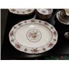Image 2 : ROYAL ALBERT PETIT POINT DINNER PLATES, SOUP PLATES, SERVING PIECES