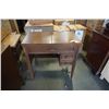 Image 7 : VIKING SUPER STRETCH SEWING MACHINE IN TABLE