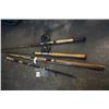 Image 2 : 4 FISHING RODS - 3 VINTAGE, 2 WITH REELS - ALGONQUINA DN OTHER RODS AND ALPHA AND OTHER REEL