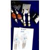 Image 8 : 20+ Pairs Earrings in Wood Display