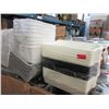 Image 1 : 10 Packages of Plastic Bins, Baskets & Trays