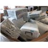 Image 1 : 10 Packages of Plastic Bins, Baskets & Trays