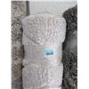Image 1 : 5' x 7' Ivory Sculptured Soft Step Area Carpet