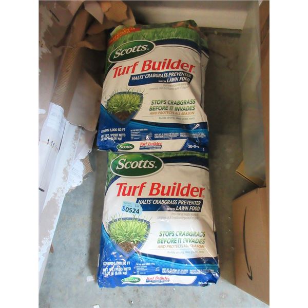 3 x 6.06 KG Bags of Scotts Turf Builder