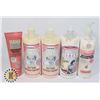 Image 1 : BAG OF BODY WASH AND LOTION
