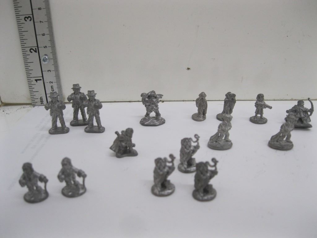 16 Miniture Lead Figures
