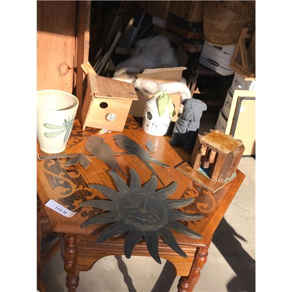 4 bird houses, clay dog (bulldog), clay vase, metal wall hangings (2)