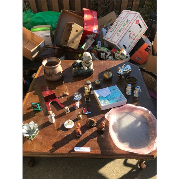 Resin "Welcome" puppy sculpture, stain glass hummingbird bow, candle set, Beneagles Scotch whisky bo