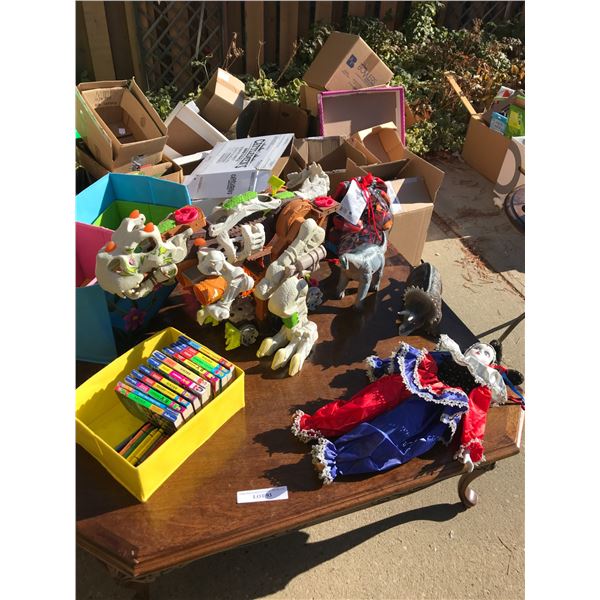 Comic books (Archie, Riverdale), Disney Splash & Blast Fun Set, Pixar (cars), mechanical dinosaur, H