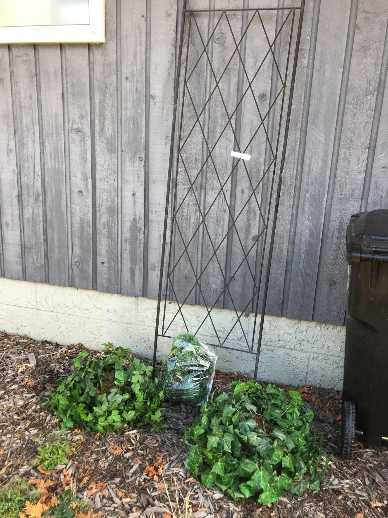 Metal garden trellis, artificial plants (x2, silk), greenery artificial