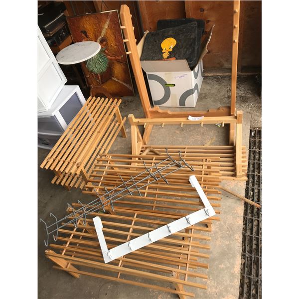 Wood shoes rack, wood (?), coat hanger, quilt rack