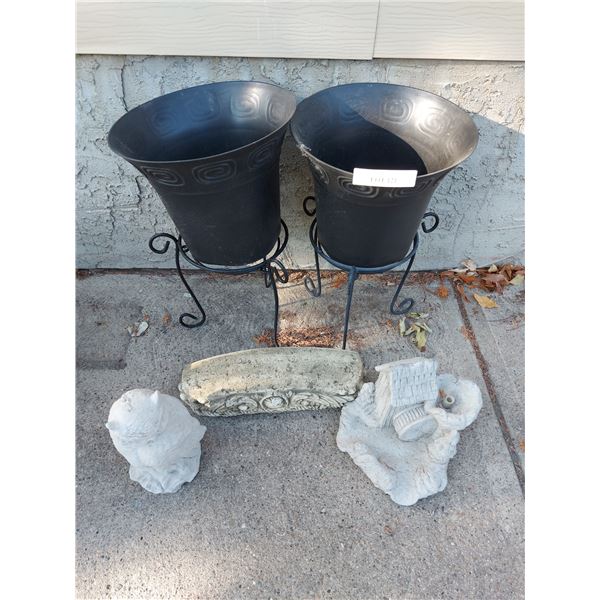 2 plant stands with pots, 2 concrete/plaster lawn ornaments, plastic ornamental valance