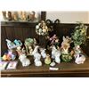 Image 1 : Easter lot with wall art, figurines, bowls, topiary