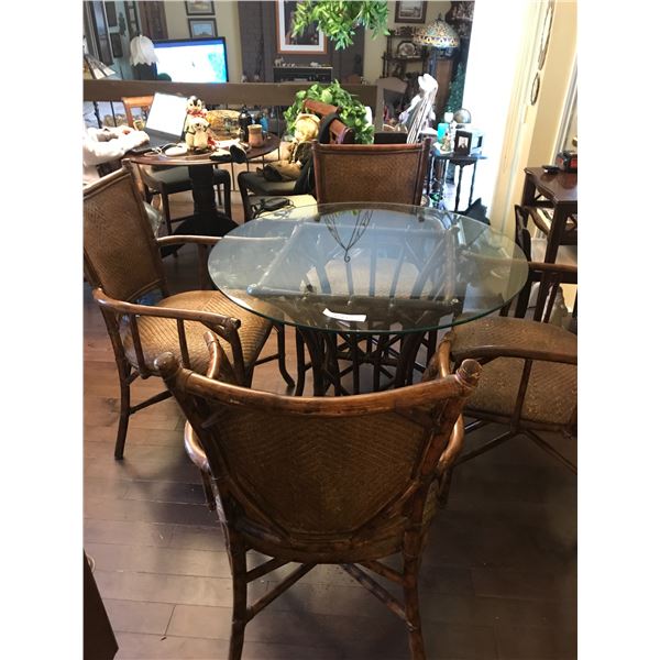 Outdoor round wicker table with glass top, 4 chairs