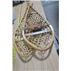 Image 3 : Vintage Snowshoes 12 X 42 Made in Canada