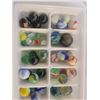 Image 3 : Flat of assorted marbles