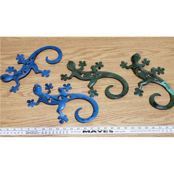 Lot of 4 Metal Gecko Wall Art - 2 Blue 2 Green