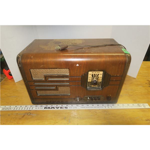 Vintage viking tube radio