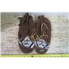 Image 2 : Beaded Moccasins Size 7