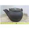 Image 3 : Cast Iron Kettle