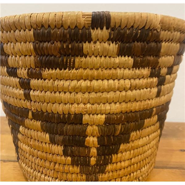 Vintage Tohono O’odham 6.5-inches tall x 9-inches wide Basket
