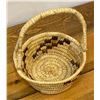 Image 4 : Tohono O’odham small-handled Basket