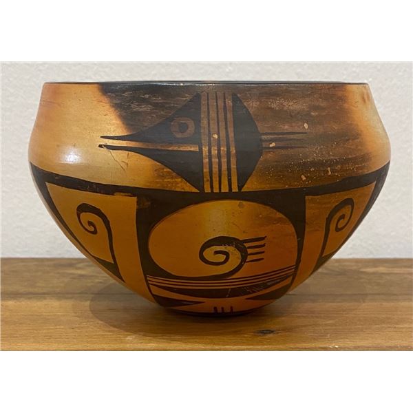 Vintage Hopi Bowl with a Corn Ear Mark