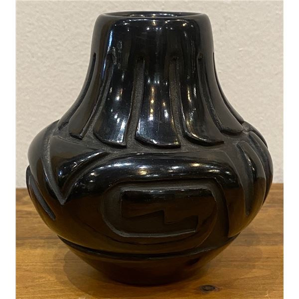 Denise Chavarria Santa Clara Feather Jar