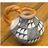 Image 5 : Nice Acoma Fine Line Polychrome water picture with handle